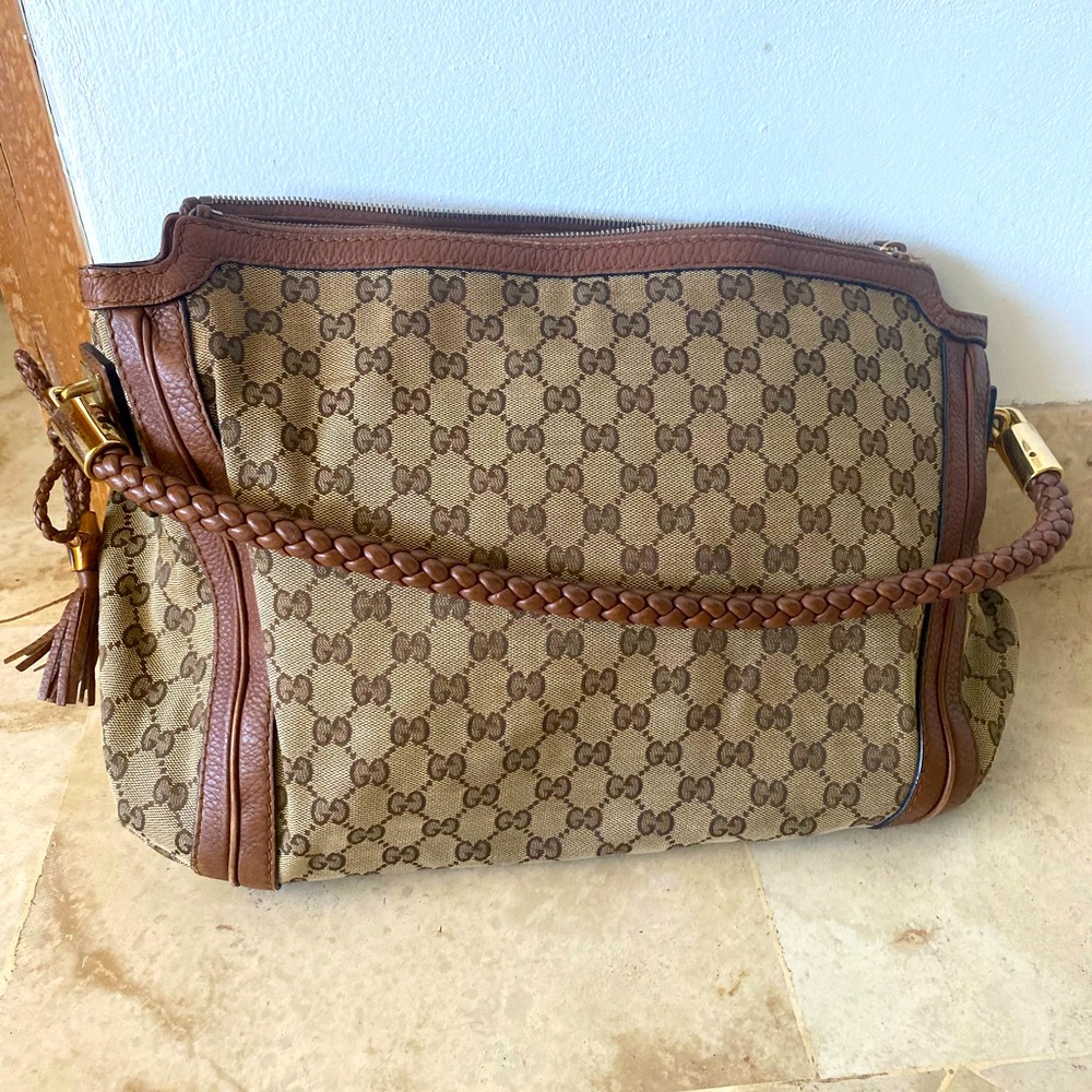 Gucci bag, authentic, very good condition, could use some cleaning inside